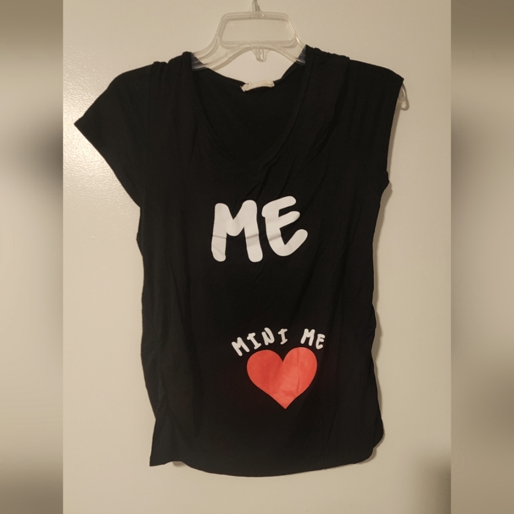 Maternity top.